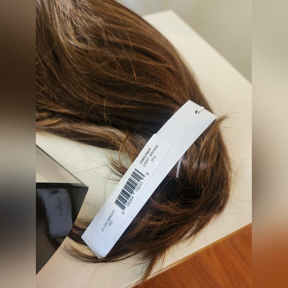 NWT Hairdo So Voluminous Wig Color R10 - Picture 4 of 4